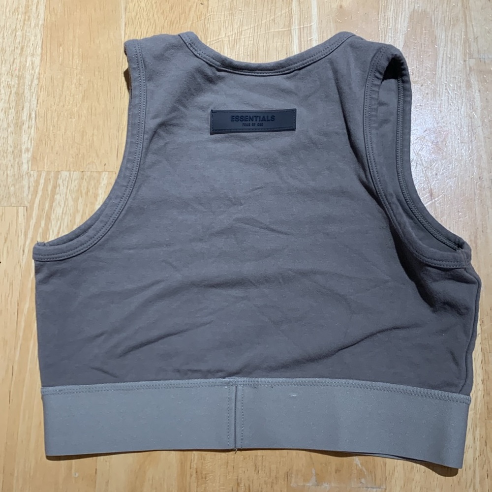 Essentials tank - Picture 2 of 2
